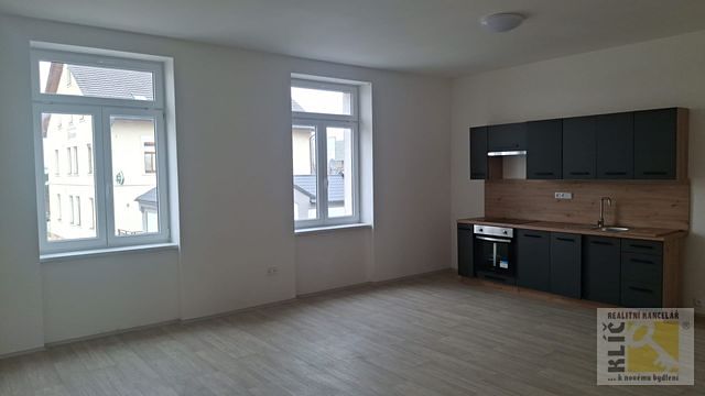 Pronájem bytu 1+kk 33 m² – fotografie 4