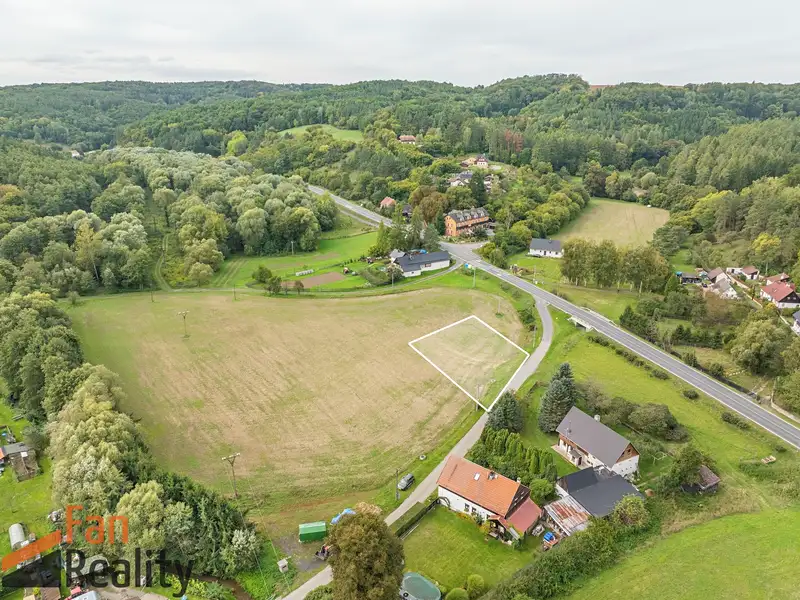 Prodej stavebního pozemku 1013 m², Medonosy – náhled fotky 3