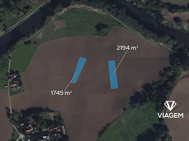 Prodej pole 3939 m², Praha – náhled fotky 2