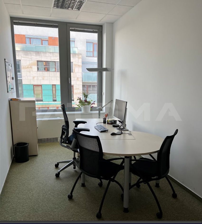 Pronájem kanceláře 430 m² – fotografie 4