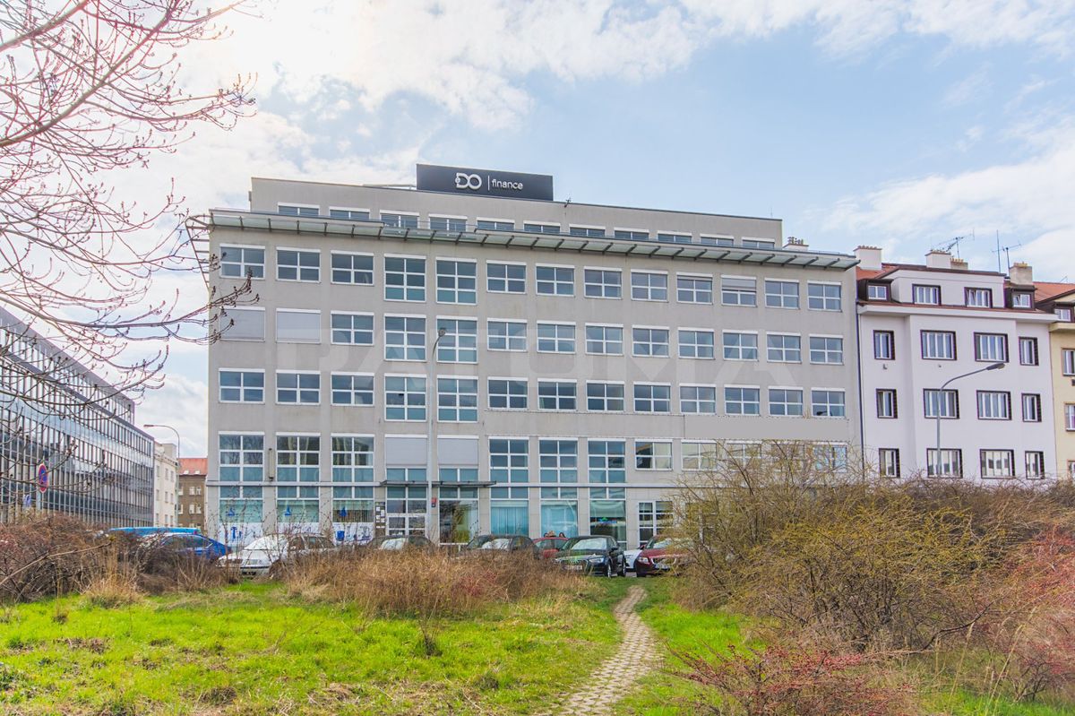 Pronájem kanceláře 150 m²