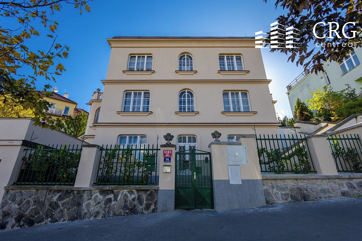 Prodej vily 456 m², pozemek 959 m² – fotografie 2