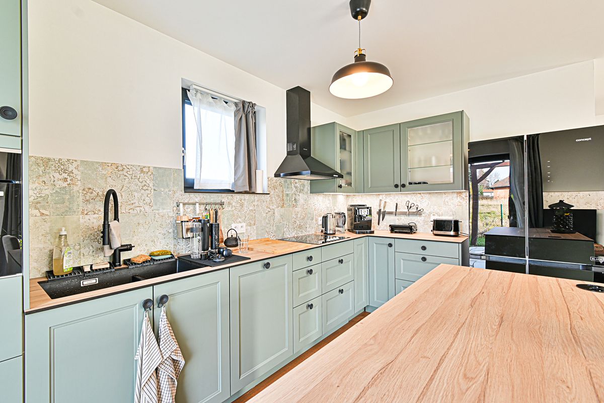 Prodej rodinného domu 145 m², pozemek 765 m² – fotografie 4