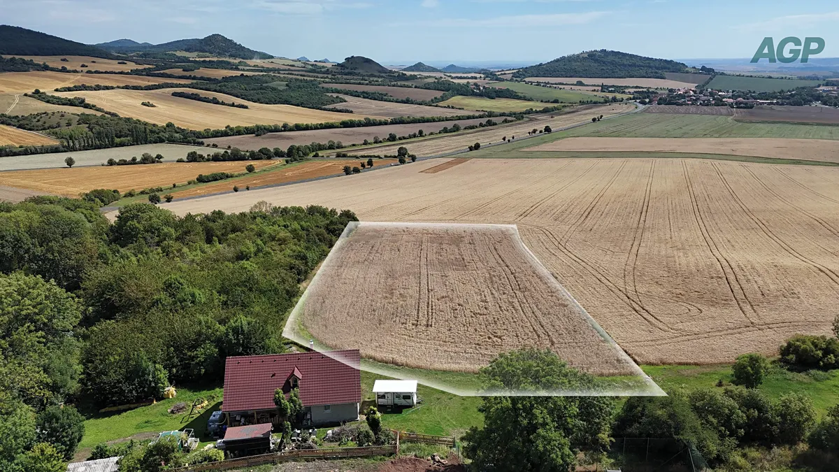Prodej pole 8435 m²