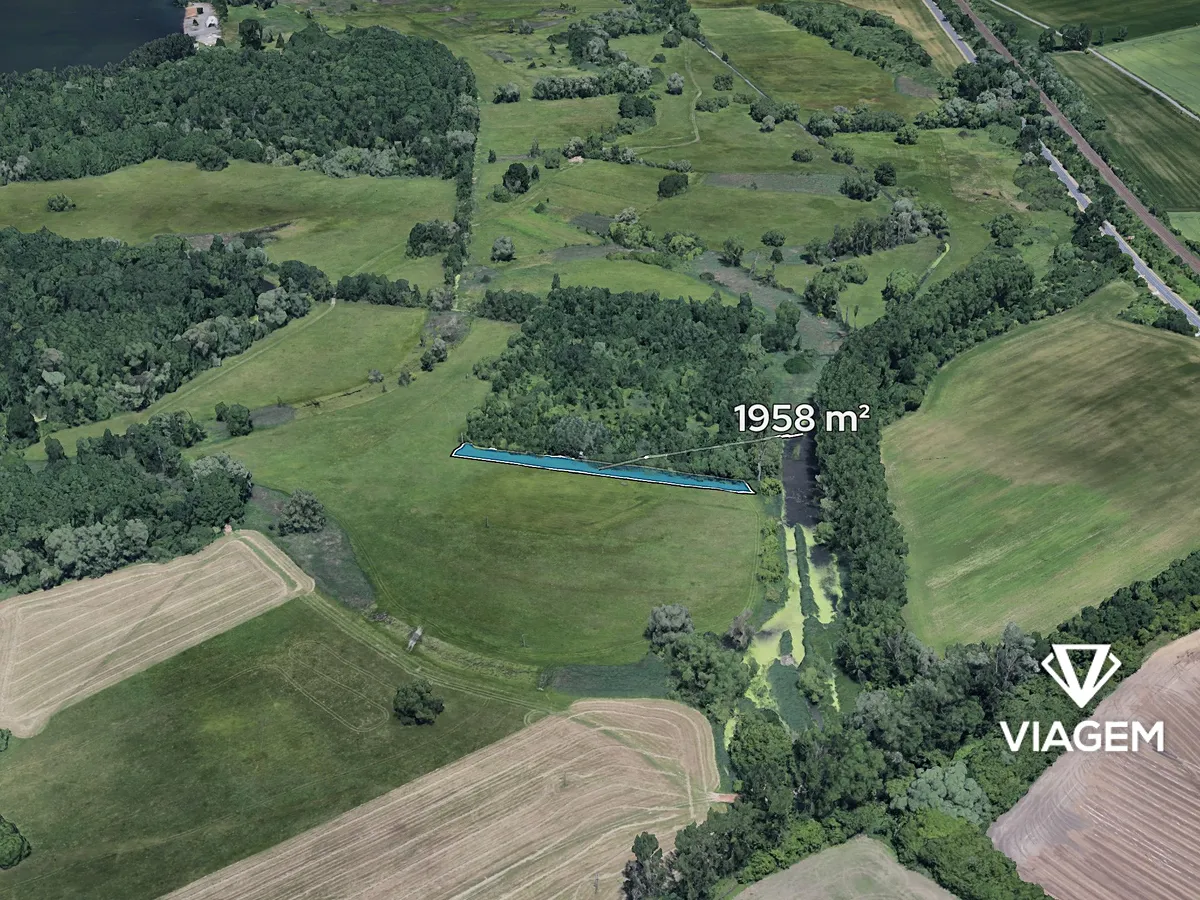 Prodej podílu 1/3 pole 652 m²