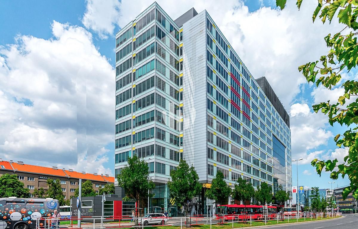 Pronájem kanceláře 733 m², Praha – fotka 1 z 3