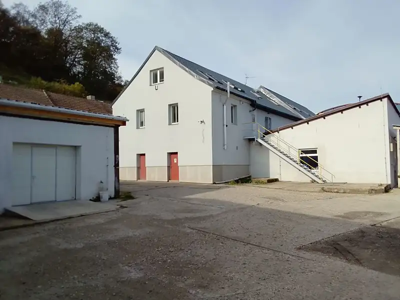 Prodej obchodního prostoru 1220 m², Kralupy nad Vltavou – náhled fotky 2
