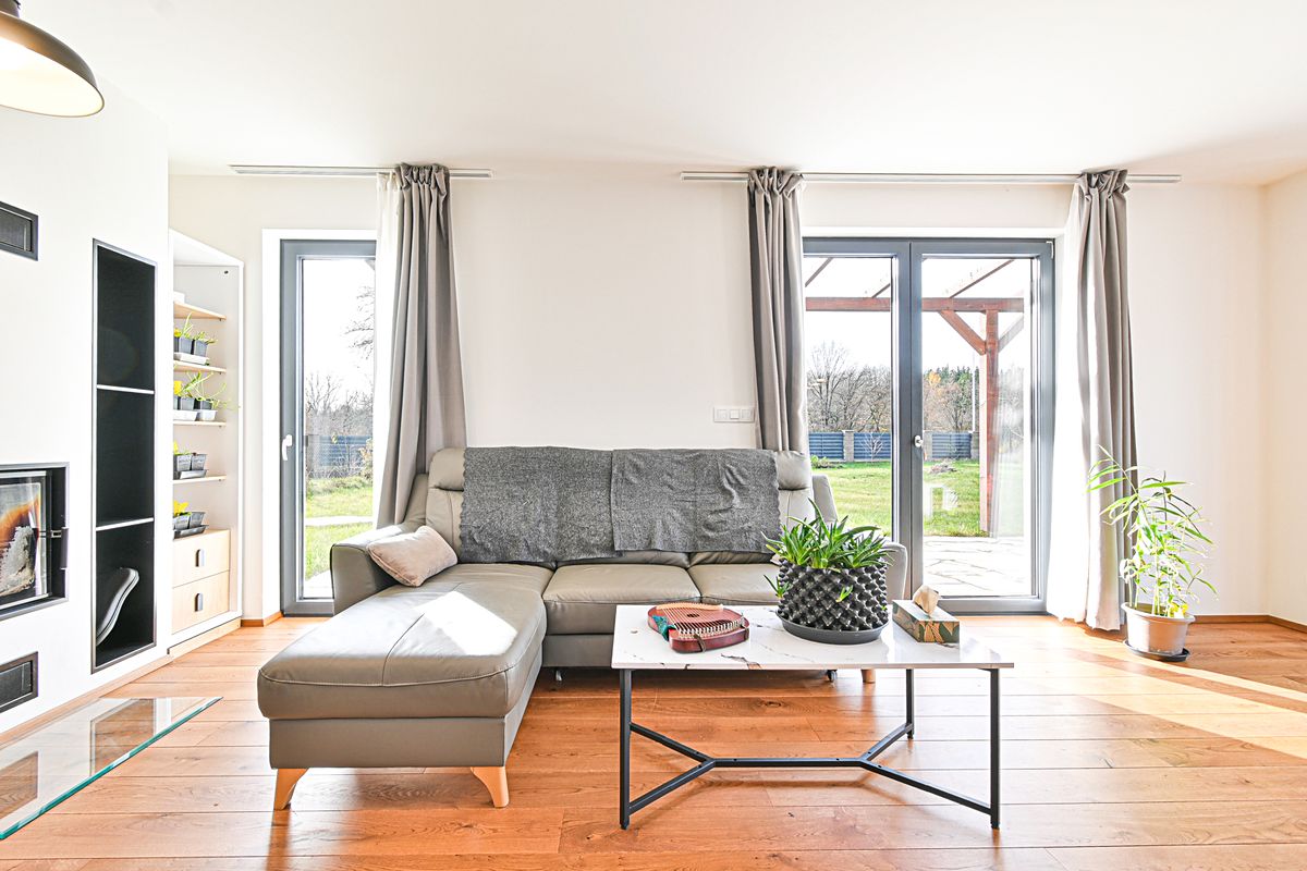 Prodej rodinného domu 145 m², pozemek 765 m² – fotografie 3