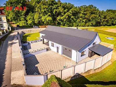 Prodej  rodinného domu 207 m², pozemek 566 m²