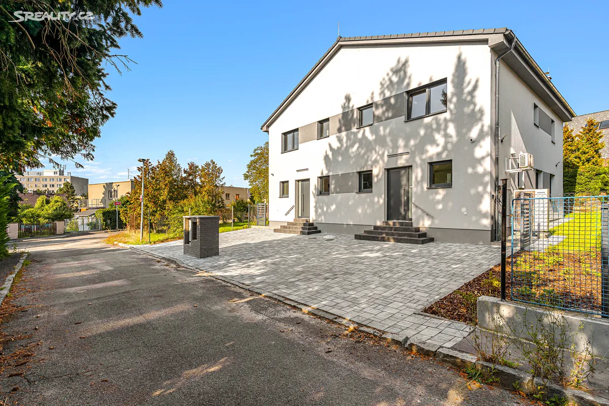 Prodej rodinného domu 125 m², pozemek 224 m², Praha