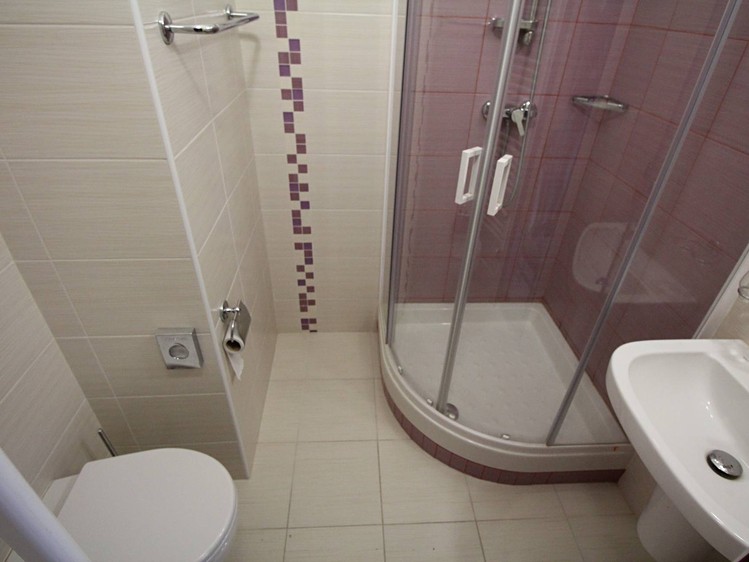Pronájem bytu 1+kk, 17 m² (3 z 6)
