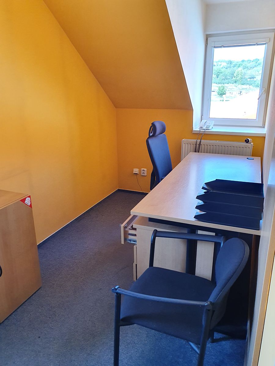 Pronájem kanceláře 276 m² – fotografie 2