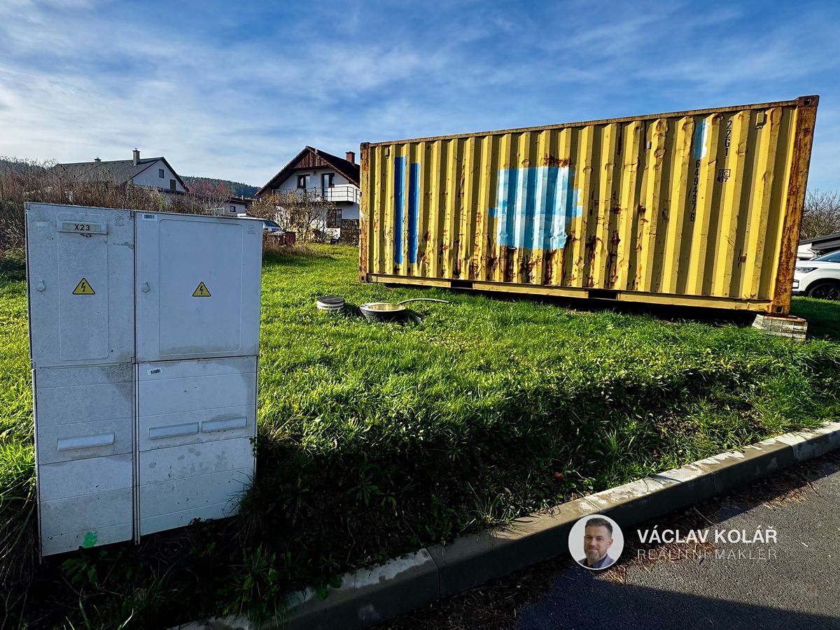 Prodej stavebního pozemku 1161 m² – fotografie 2