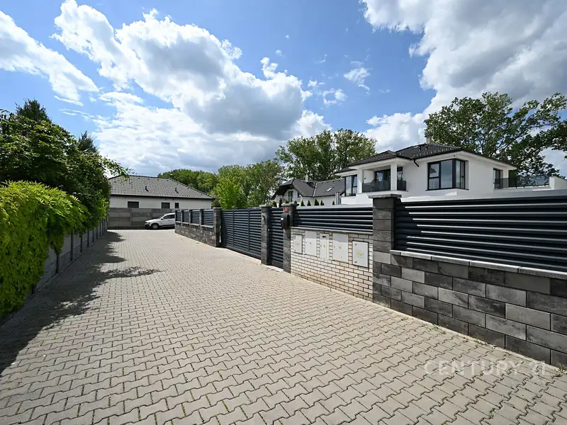 Prodej rodinného domu 243 m², pozemek 850 m², Květnice – náhled fotky 3