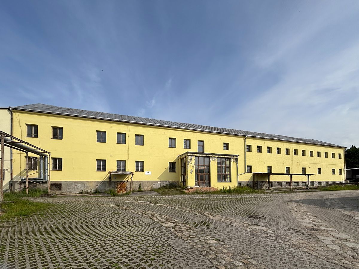 Pronájem skladového prostoru 140 m²
