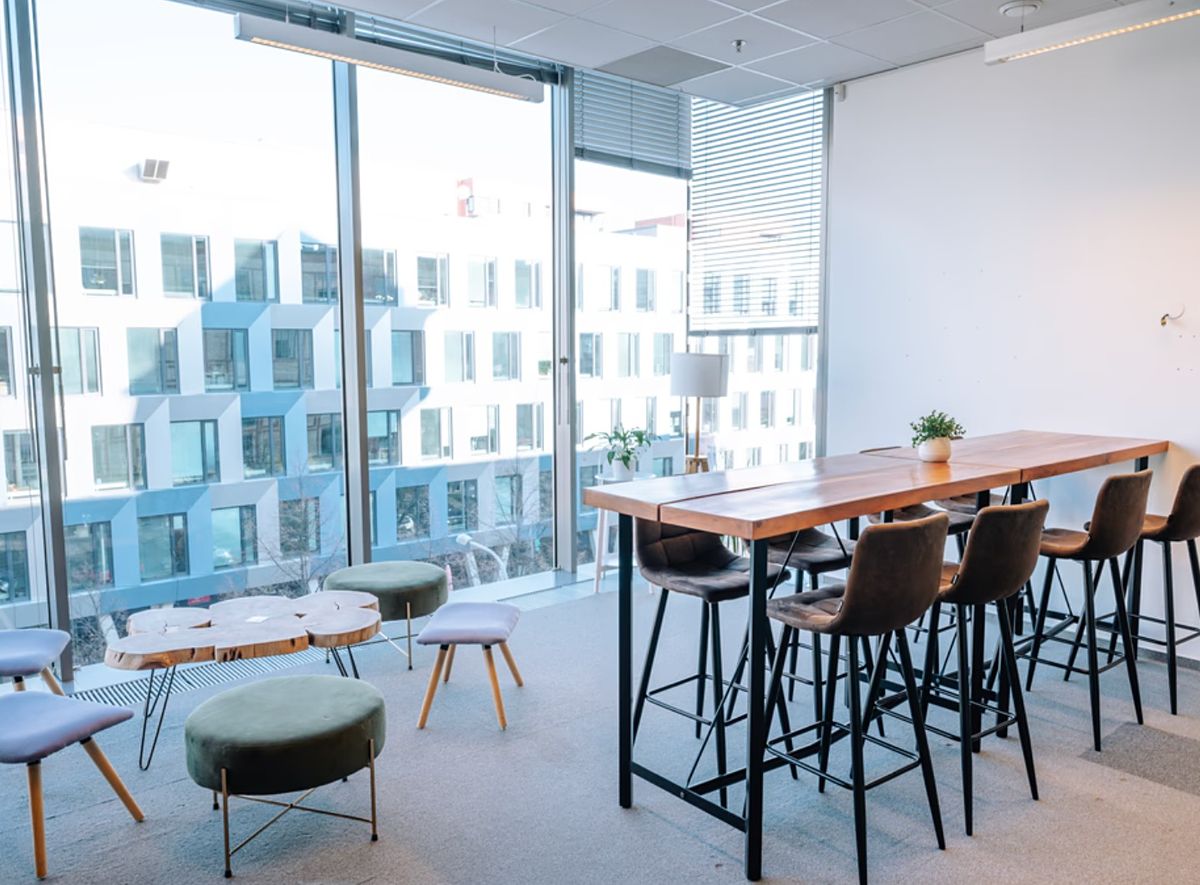 Pronájem kanceláře 297 m² – fotografie 3