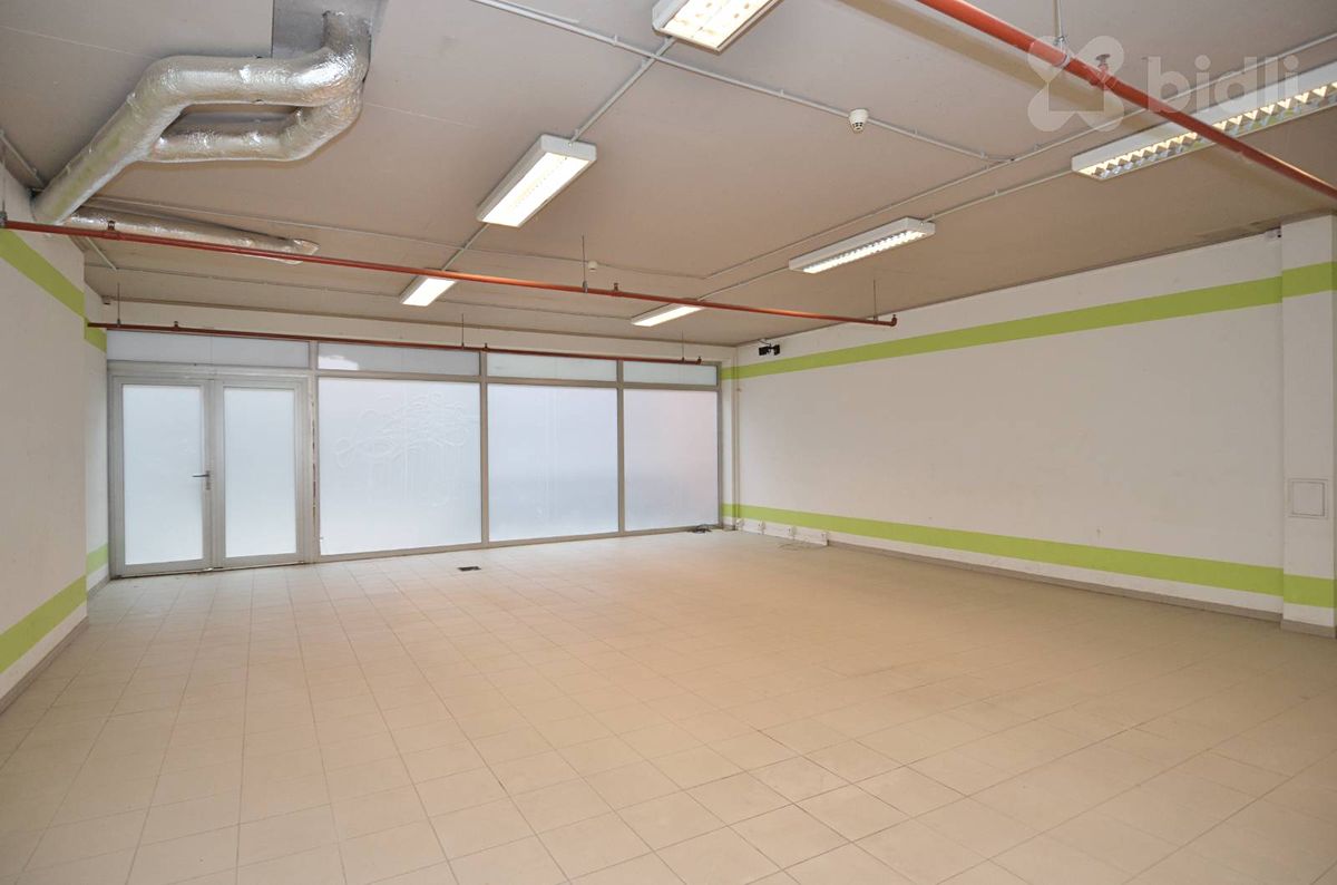 Pronájem obchodního prostoru 92 m² – fotografie 3