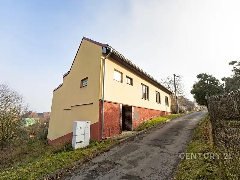 Prodej rodinného domu 200 m², pozemek 470 m², Velké Opatovice – náhled fotky 1