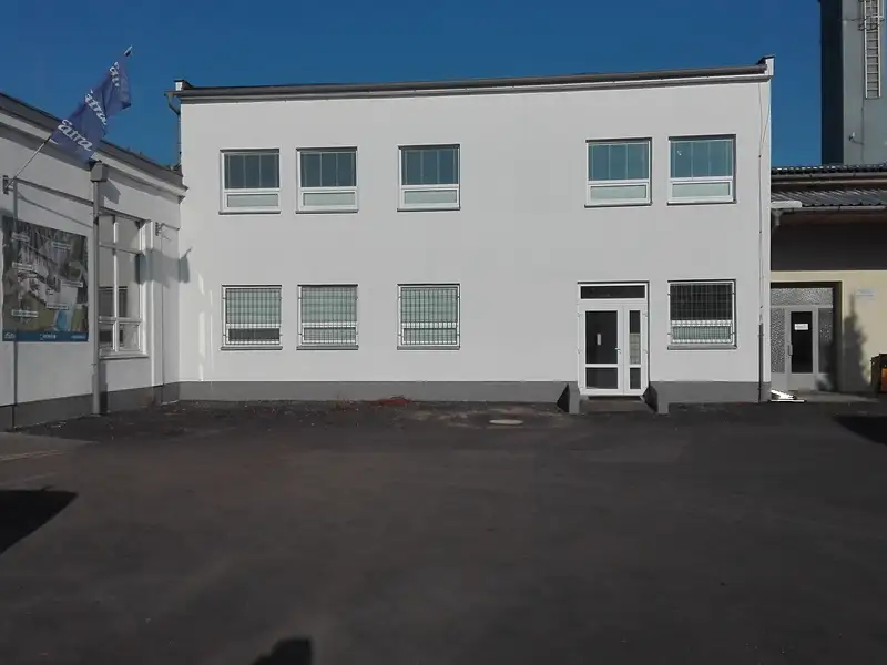 Pronájem kanceláře 97 m², Hradec Králové – náhled fotky 1