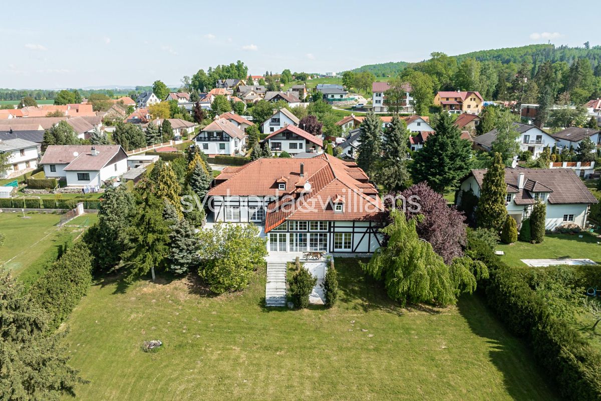 Prodej vily 750 m², pozemek 4087 m²
