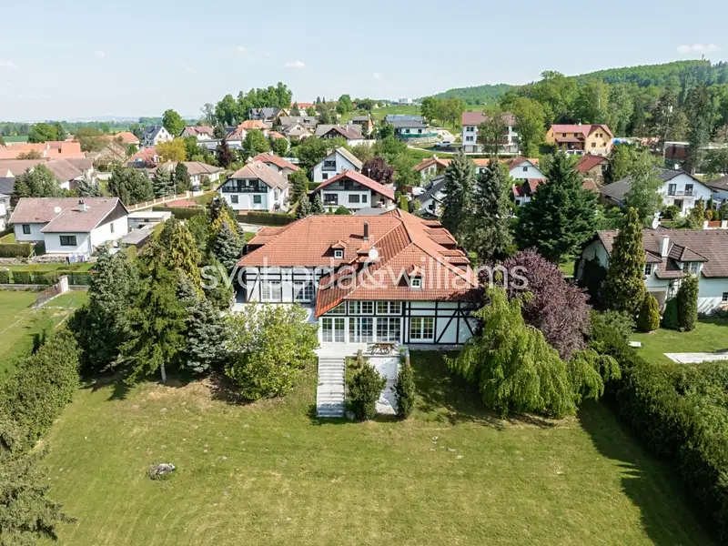 Prodej vily 750 m², pozemek 4087 m², Plav – náhled fotky 1