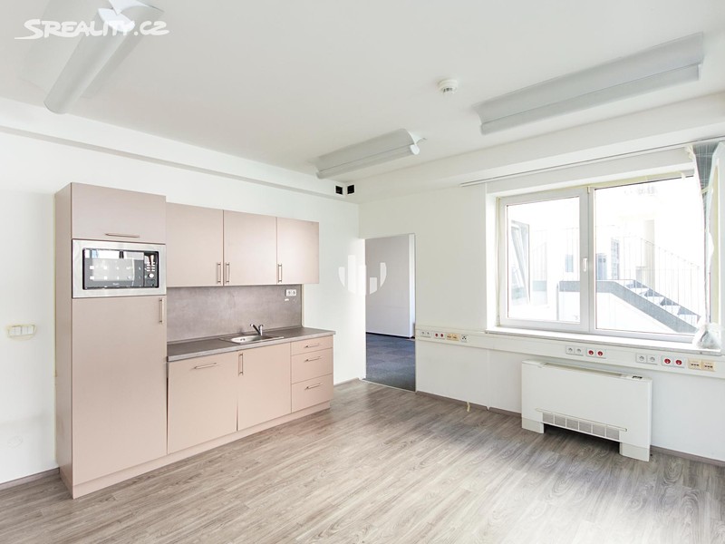 Pronájem kanceláře 215 m² – pohled 5