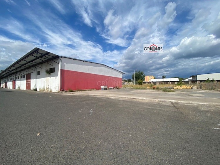 Комерційне приміщення в оренду, 672 м² (1 з 14)