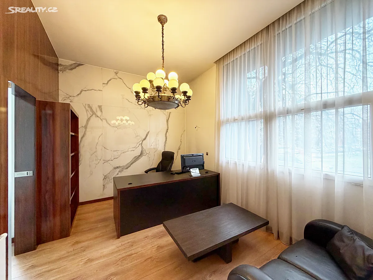 Pronájem kanceláře 70 m², Kladno