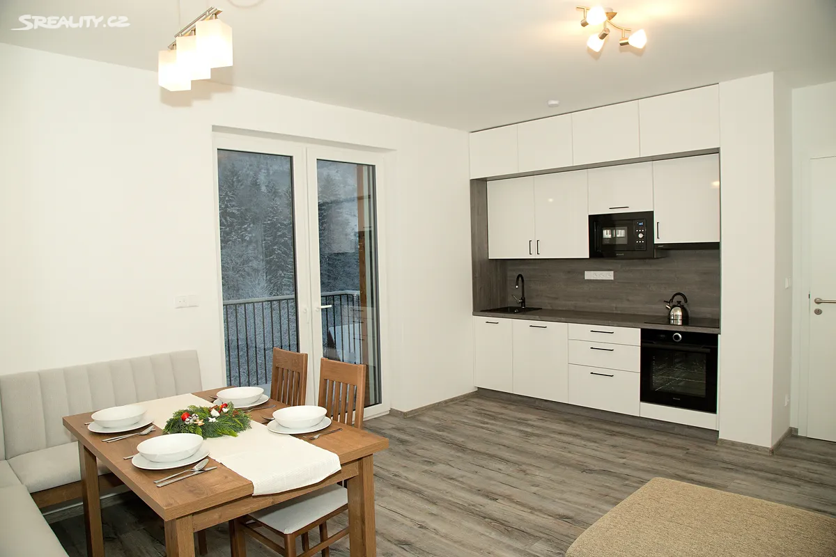 Prodej bytu 2+kk 63 m² – pohled 3