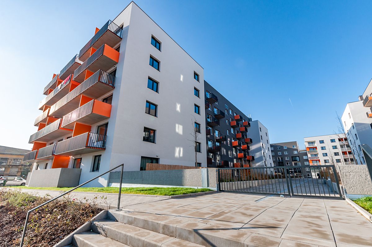 Pronájem garážového stání 15 m² – fotografie 2