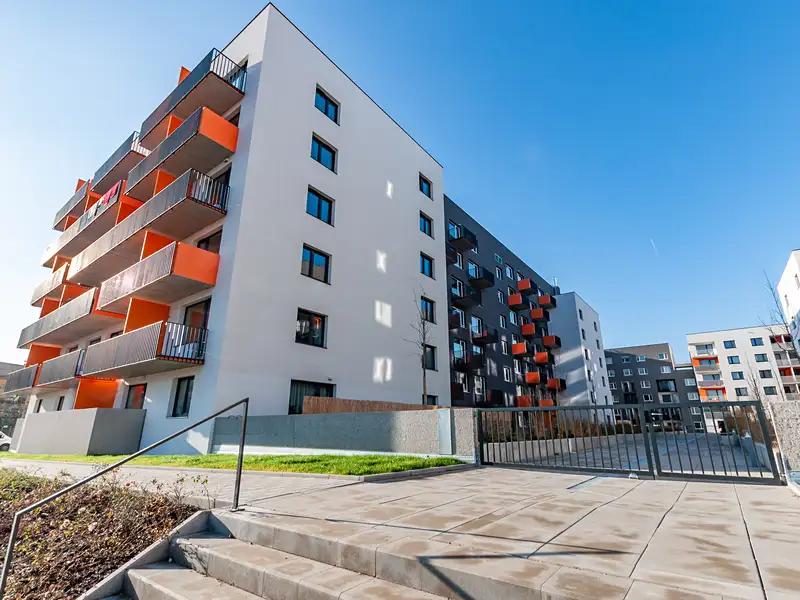 Pronájem garážového stání 15 m², Praha – náhled fotky 2