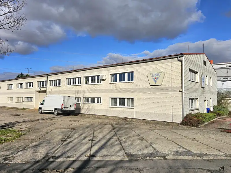 Prodej výrobní haly, prostoru 978 m², Kadaň – náhled fotky 1