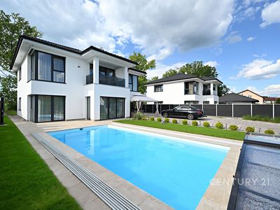 Prodej rodinného domu 243 m², pozemek 850 m²