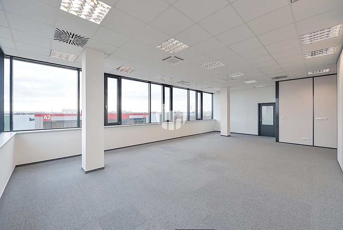 Pronájem kanceláře 132 m² – fotografie 3