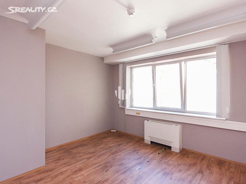 Pronájem kanceláře 215 m² – další