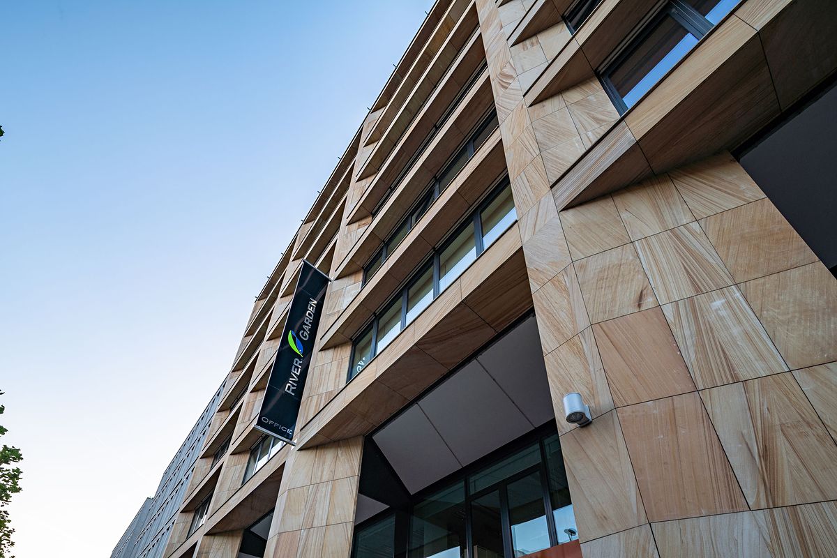 Pronájem kanceláře 1331 m² – fotografie 2