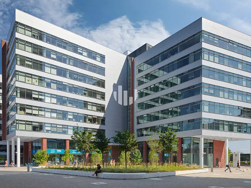 Pronájem kanceláře 649 m², Praha – náhled fotky 1