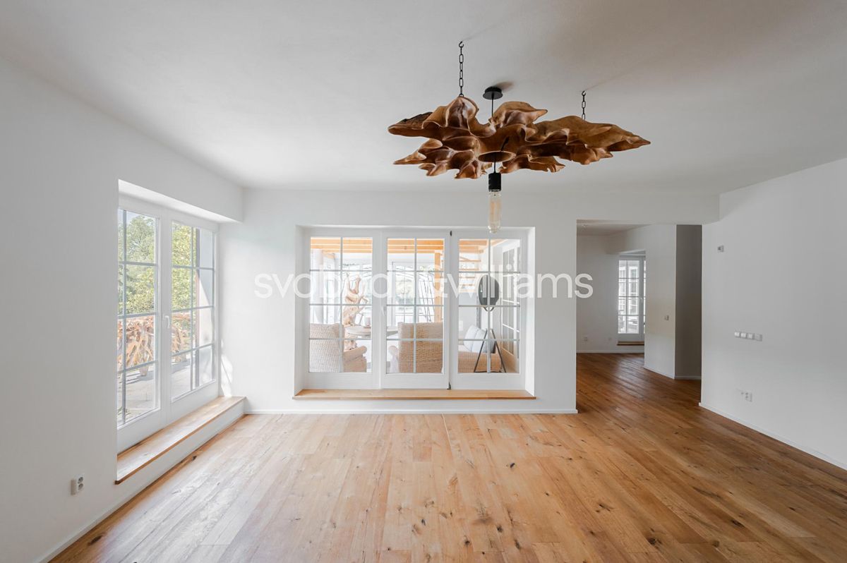 Prodej vily 750 m², pozemek 4087 m² – fotografie 5