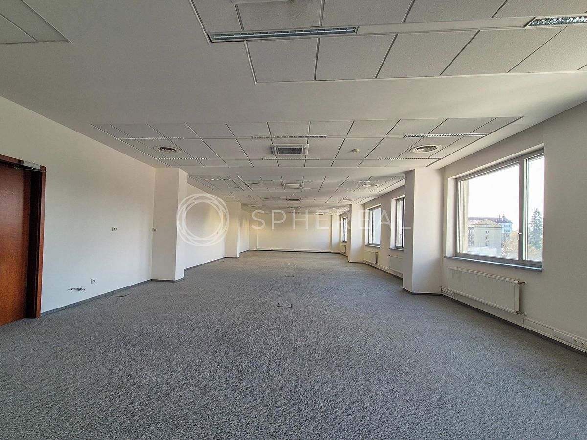 Pronájem kanceláře 50 m² – fotografie 3