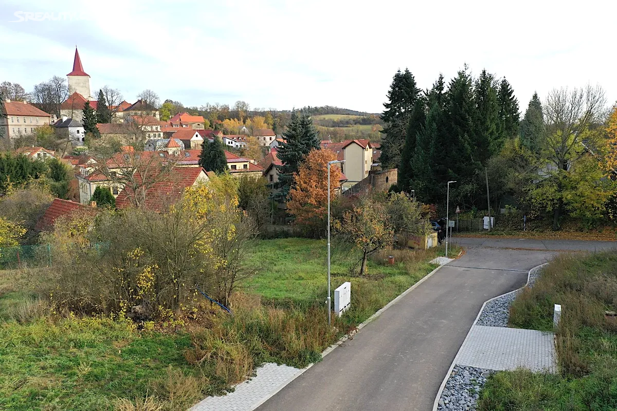 Prodej stavebního pozemku 685 m², Jílové u Prahy