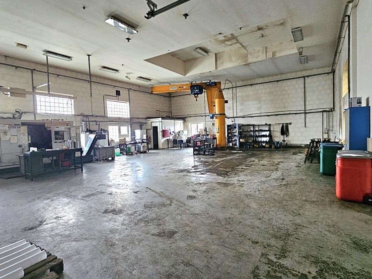Комерційне приміщення на продаж, 2 409 м² (17 з 27)