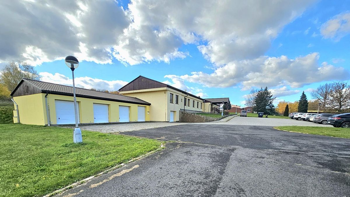 Prodej skladového prostoru 2409 m²