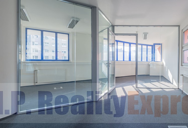 Комерційне приміщення в оренду, 600 м² (10 з 12)