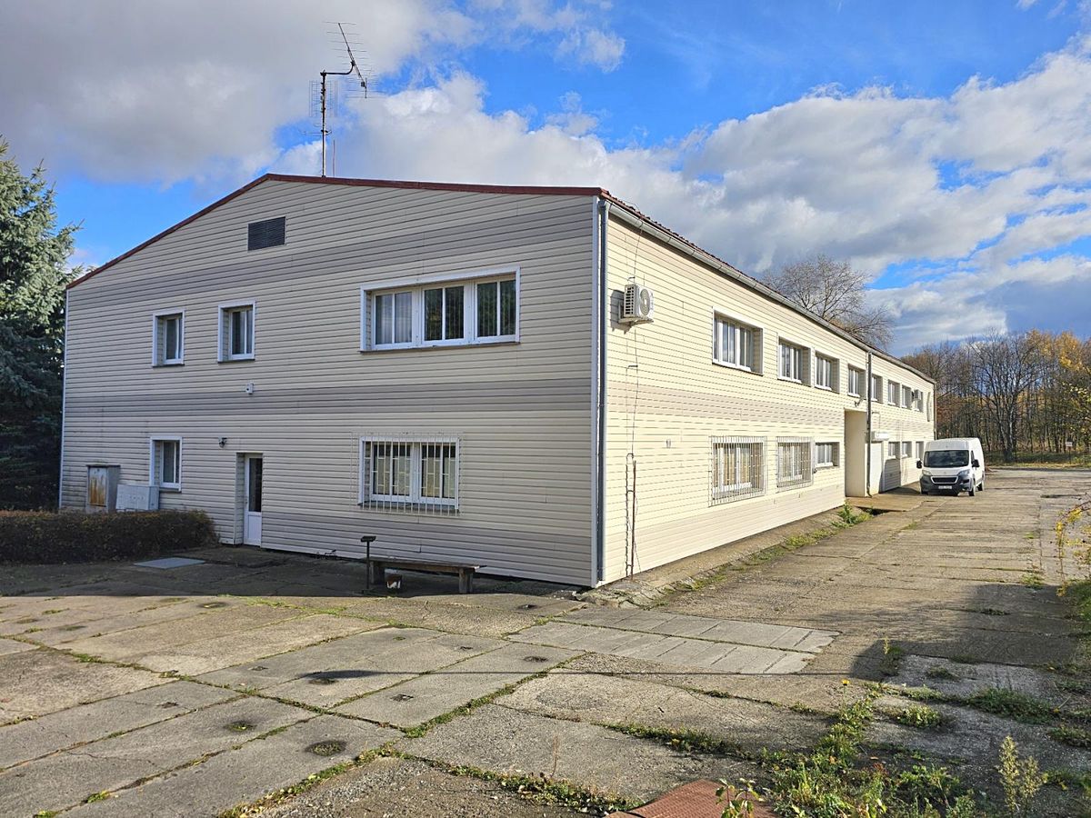 Prodej výrobní haly, prostoru 978 m² – fotografie 3
