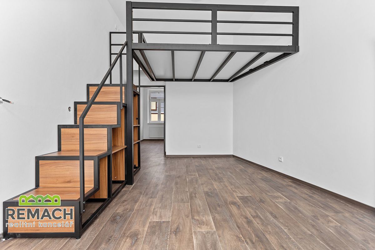 Pronájem bytu 1+1 42 m² – fotografie 3