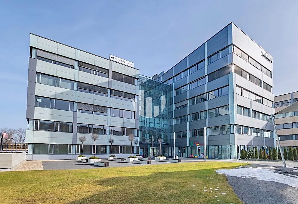 Pronájem kanceláře 616 m²