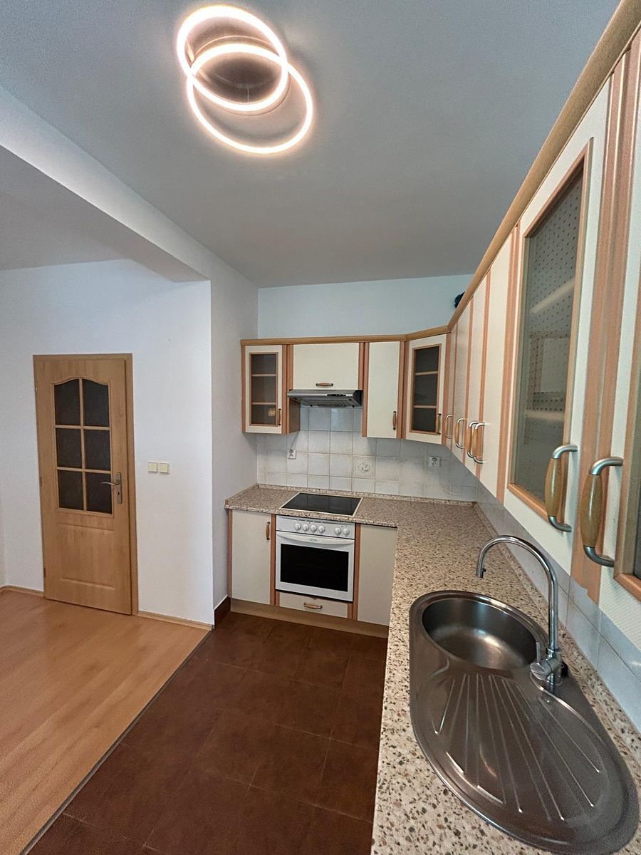 Pronájem bytu 2+1 86 m² – fotografie 4