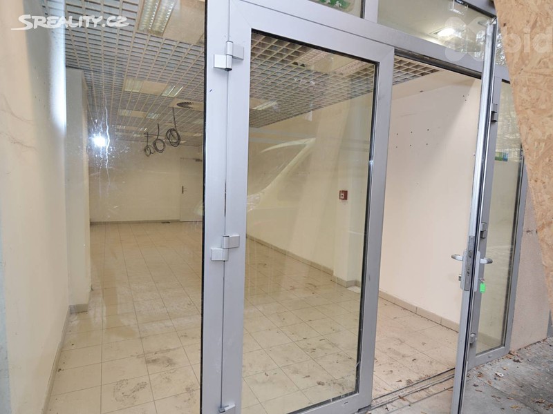 Pronájem obchodního prostoru 43 m² – pohled 3