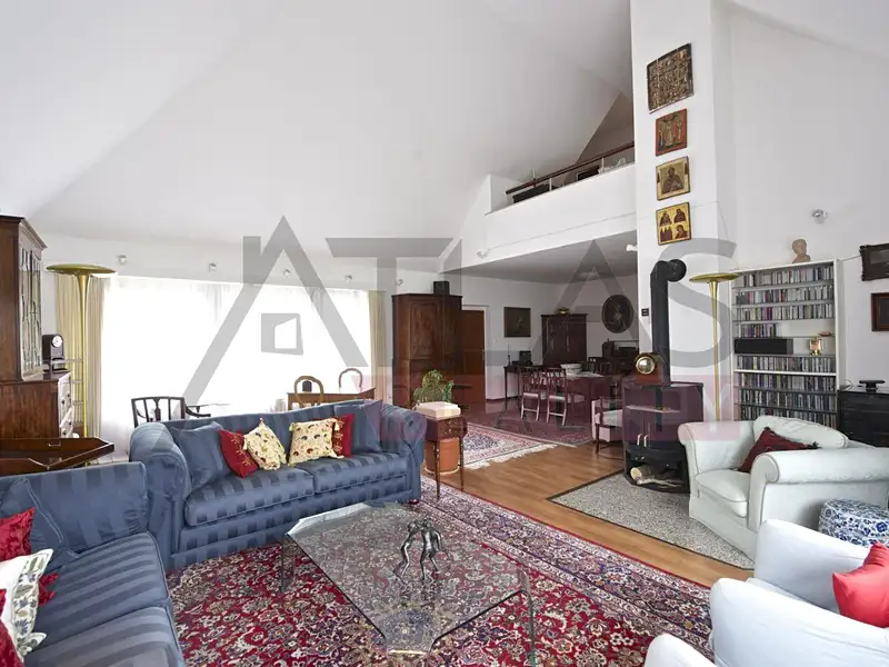 Pronájem rodinného domu 417 m², pozemek 1000 m², Praha – náhled fotky 2