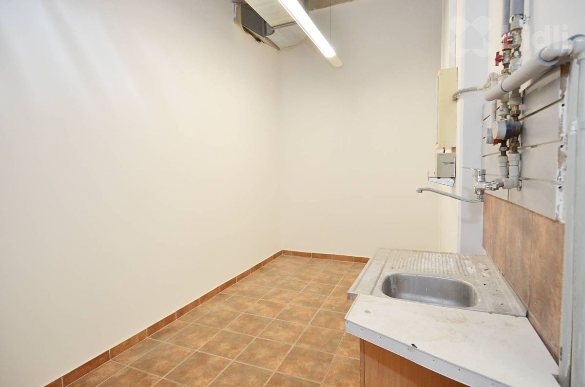 Pronájem obchodního prostoru 34 m² – fotografie 3